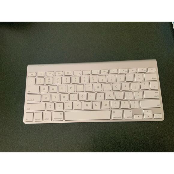Apple Magic Wireless‎ Keyboard - Silver - Picture 1 of 3